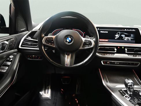 Used 2022 BMW X7 M50i w/ Dynamic Handling Package AWD/4WD image 11