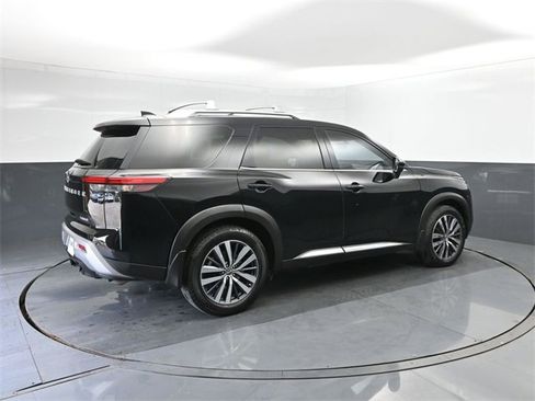 Used 2022 Nissan Pathfinder Platinum w/ Cargo Package image 15