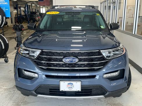 Used 2021 Ford Explorer XLT w/ Equipment Group 202A image 6