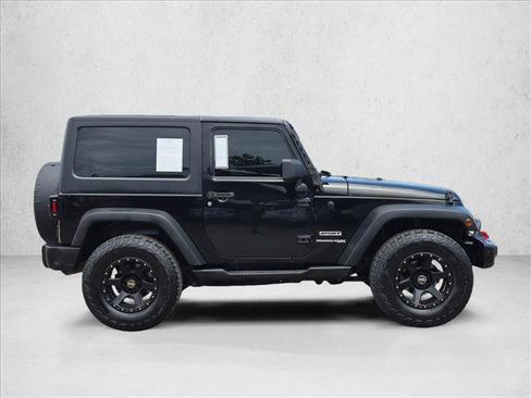 Used 2018 Jeep Wrangler Sport AWD/4WD image 4