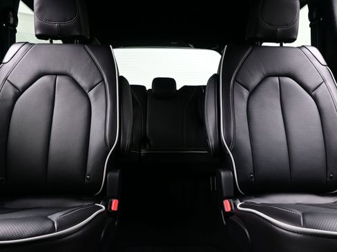 New 2026 Chrysler Pacifica Limited w/ S Appearance Package image 10