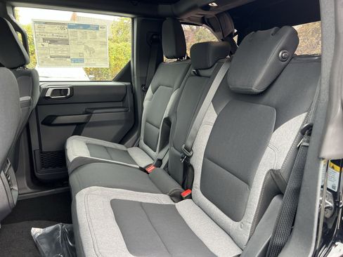 New 2025 Ford Bronco 4-Door image 23