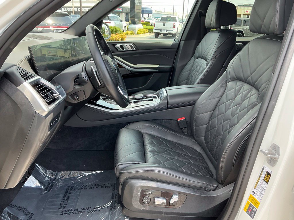 Used 2024 BMW X5 xDrive50e AWD/4WD image 14