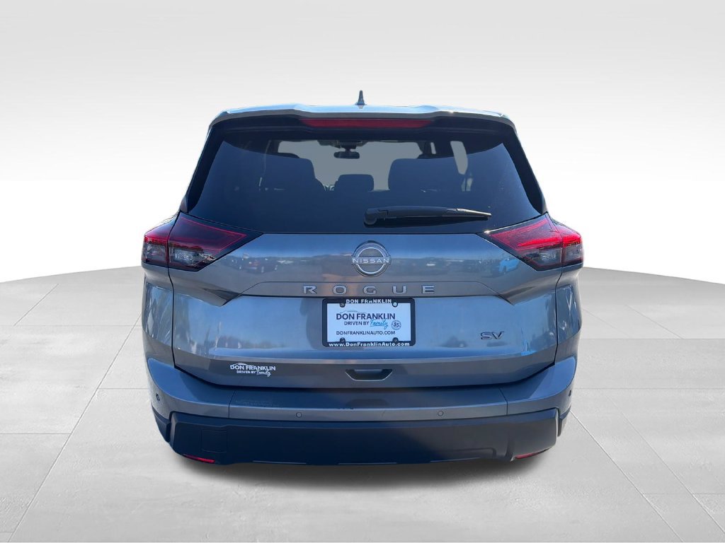 Used 2024 Nissan Rogue SV FWD image 4