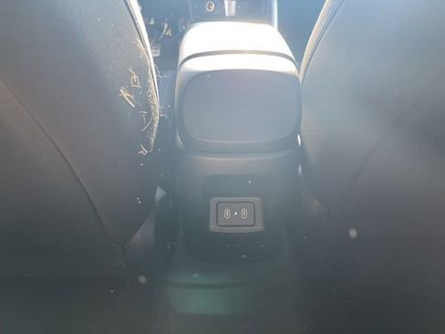 Used 2025 Hyundai Elantra SEL FWD image 15