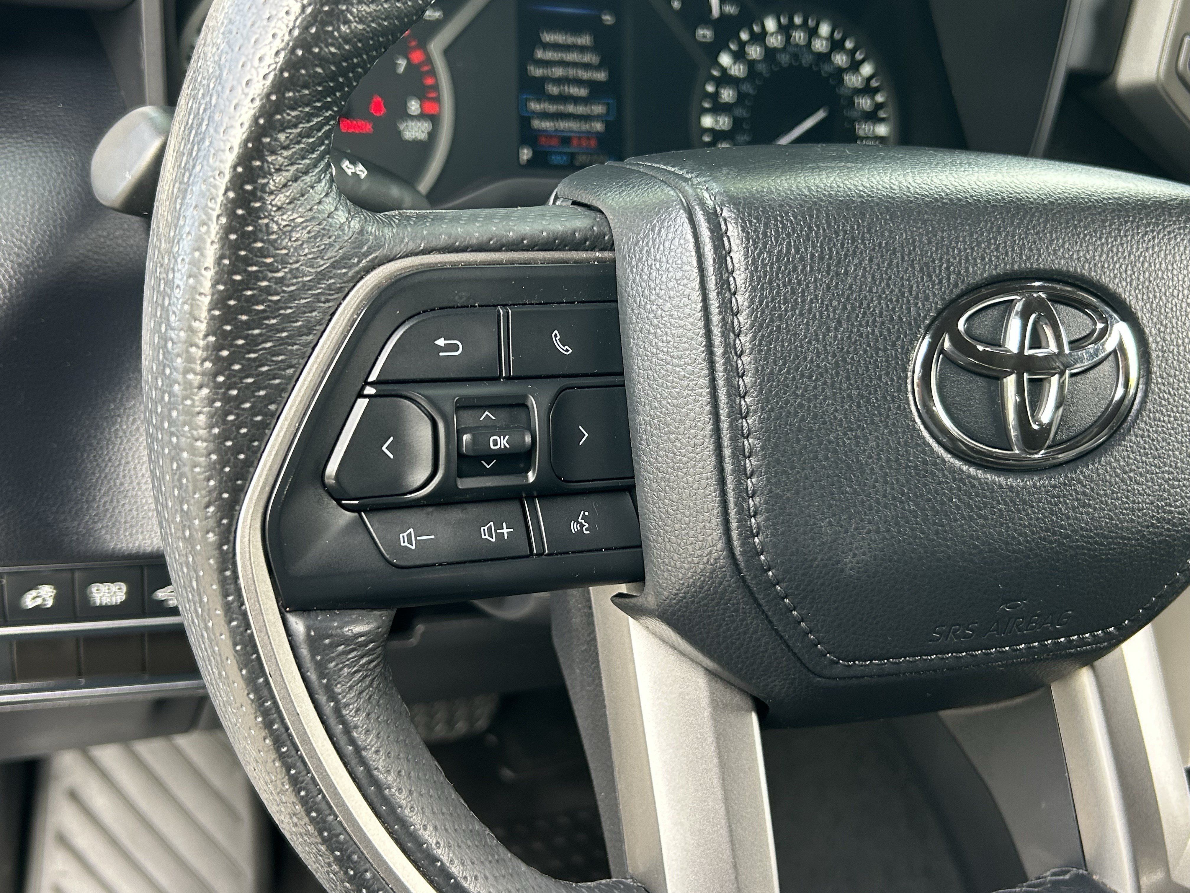 Used 2025 Toyota Tundra SR5 w/ SR5 Premium Package AWD/4WD image 28