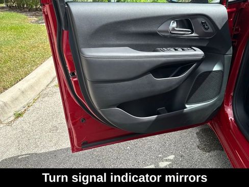 New 2026 Chrysler Pacifica Select image 27