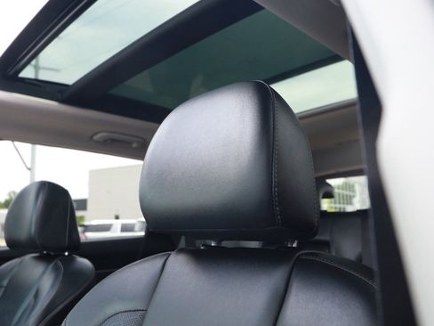Used 2023 Kia Sorento S w/ Panoramic Sunroof Package FWD image 20