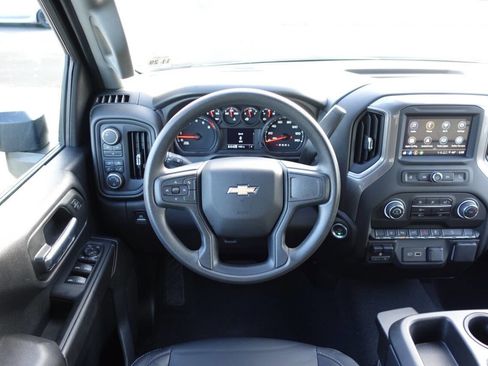 Used 2025 Chevrolet Silverado 2500 Custom w/ Custom Value Package image 36