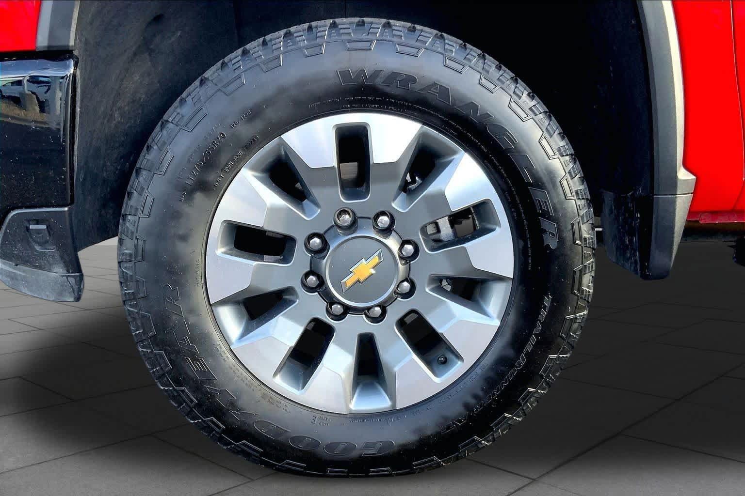 Certified 2024 Chevrolet Silverado 2500 Custom w/ Custom Value Package AWD/4WD image 10