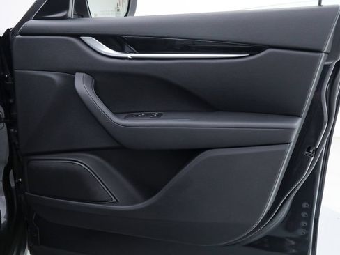 Certified 2023 Maserati Levante GT AWD/4WD image 11