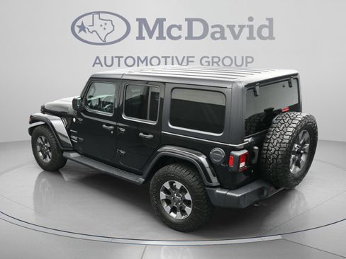 Used 2018 Jeep Wrangler Unlimited Sahara AWD/4WD image 36