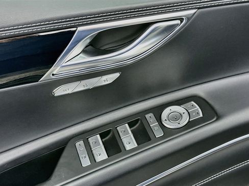 Used 2025 Genesis GV80 2.5T Standard AWD/4WD image 15