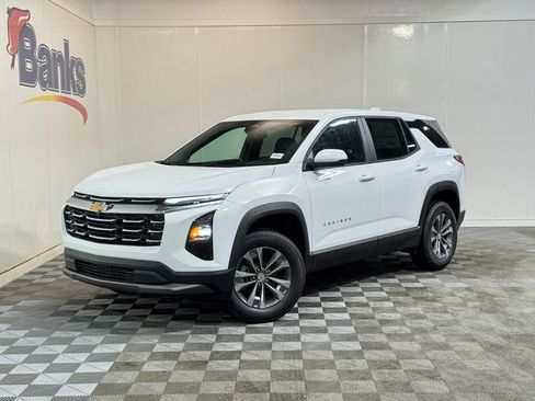 New 2026 Chevrolet Equinox LT w/ Convenience Package II AWD/4WD image 2