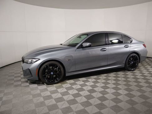 Used 2023 BMW 330e w/ M Sport Package image 8