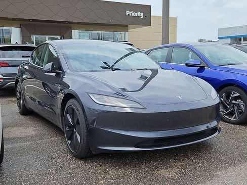 Used 2024 Tesla Model 3 Standard Range RWD image 2
