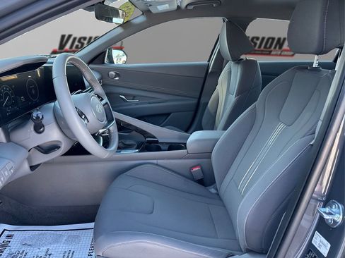 New 2025 Hyundai Elantra SEL FWD image 9