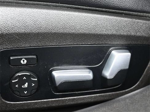 Used 2019 BMW 330i Sedan w/ Convenience Package image 12