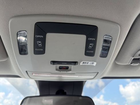 Used 2021 Toyota Sienna LE FWD image 57