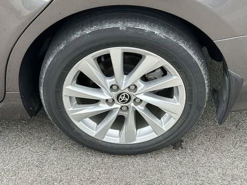 Used 2023 Toyota Camry LE FWD image 5