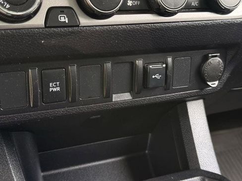 Used 2023 Toyota Tacoma SR AWD/4WD image 23