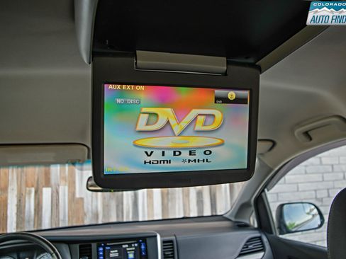 Used 2016 Toyota Sienna SE FWD image 24