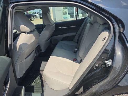 Used 2023 Toyota Camry XLE AWD/4WD image 8