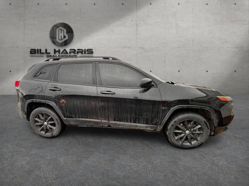 Used 2014 Jeep Cherokee Latitude AWD/4WD image 3