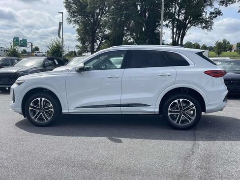Certified 2025 Audi Q5 Premium Plus AWD/4WD image 4