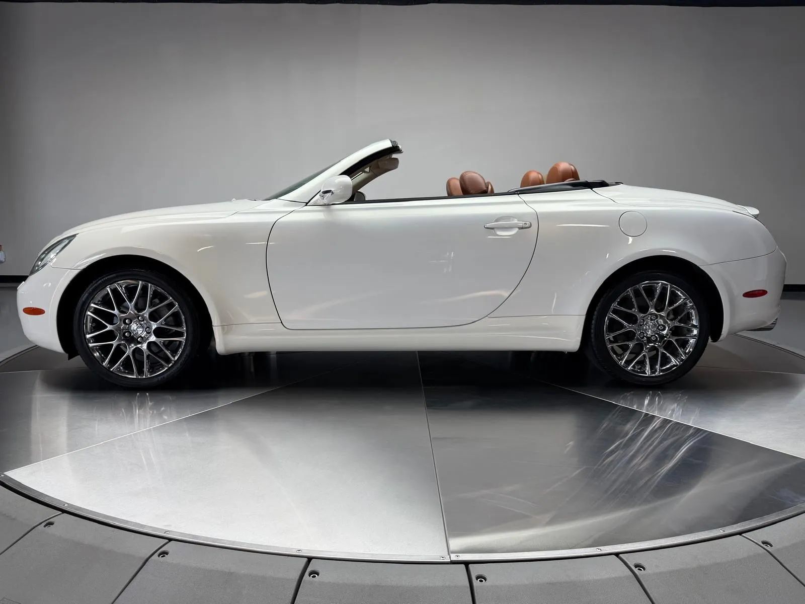 Used 2003 Lexus SC 430 Convertible RWD image 4