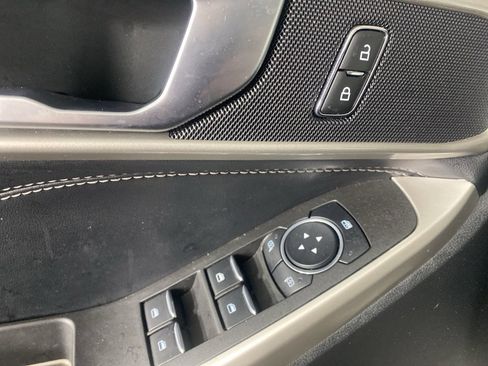 Used 2023 Ford Explorer XLT w/ Equipment Group 202A image 12