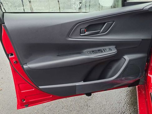 New 2025 Toyota Prius SE image 23