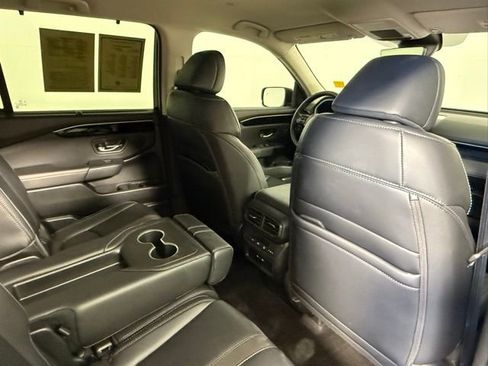 Used 2025 Honda Pilot EX-L image 41