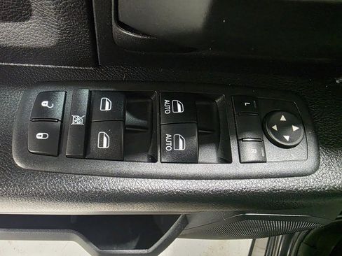 Used 2018 RAM 1500 Express image 17