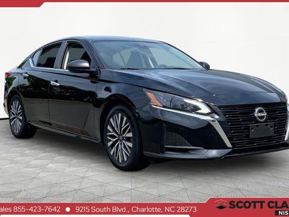 Used 2024 Nissan Altima 2.5 SV