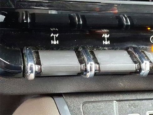 Certified 2024 Chevrolet Colorado ZR2 w/ Safety Package image 27