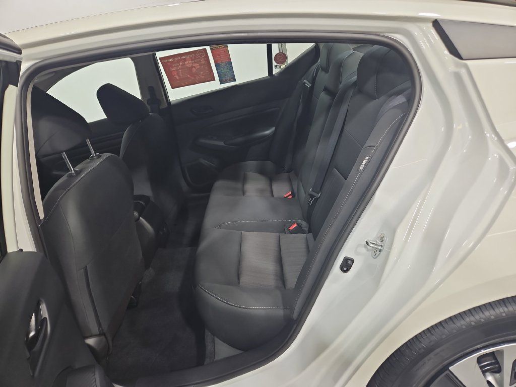 Used 2025 Nissan Altima 2.5 S FWD image 24