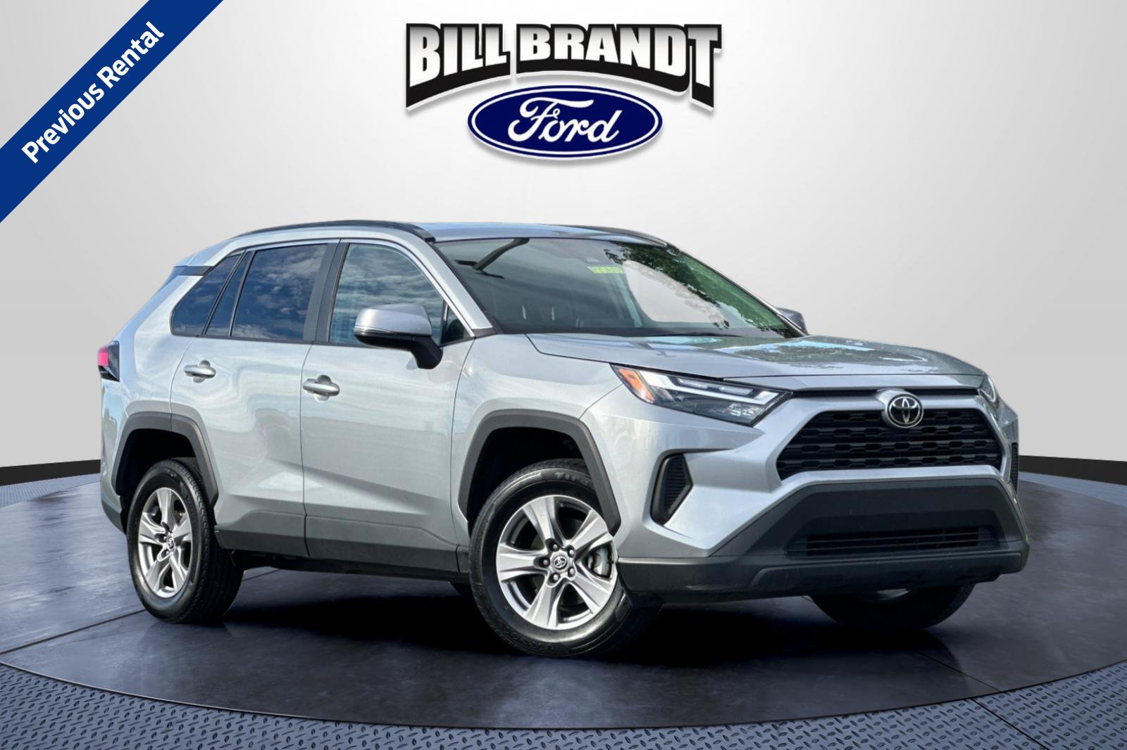 Used 2025 Toyota RAV4 XLE FWD image 1
