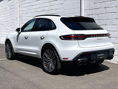 Certified 2025 Porsche Macan S AWD/4WD image 3