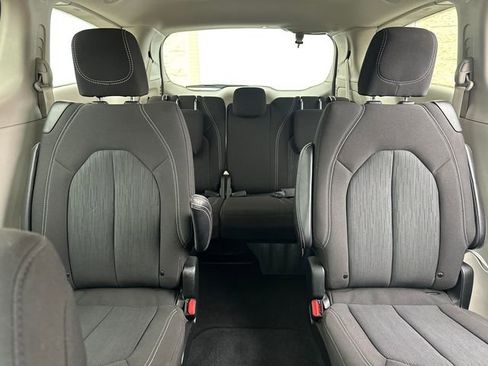 Used 2024 Chrysler Voyager LX image 36