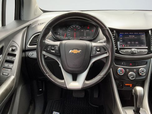 Certified 2022 Chevrolet Trax LT w/ Sport Edition FWD image 15