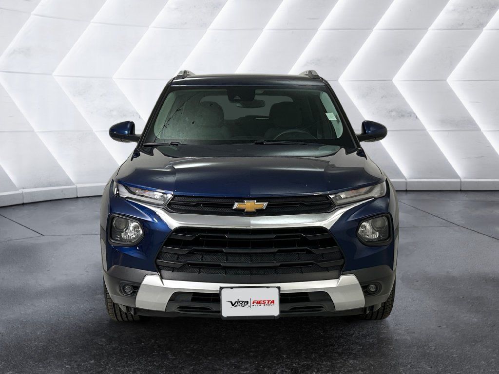 Used 2022 Chevrolet TrailBlazer LT w/ Driver Confidence Package FWD image 2