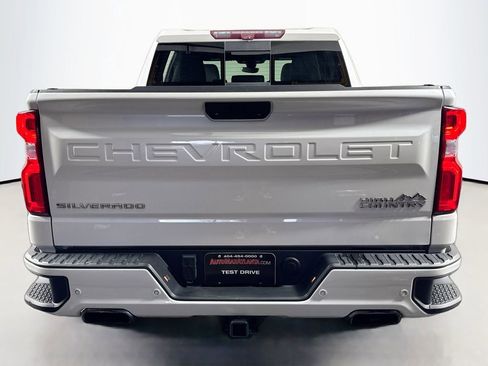 Used 2021 Chevrolet Silverado 1500 High Country w/ Technology Package AWD/4WD image 6