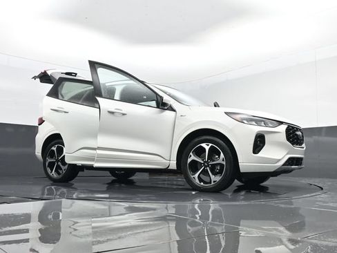 Used 2023 Ford Escape ST-Line Select w/ Tech Pack #2 AWD/4WD image 34
