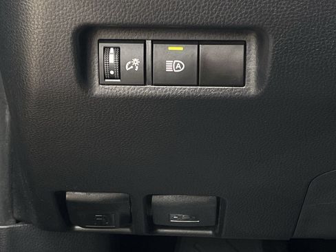Used 2025 Toyota RAV4 XLE FWD image 20