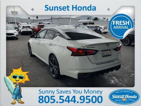 Used 2023 Nissan Altima 2.5 SR w/ SR Premium Package image 9