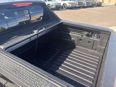 Used 2024 Hyundai Santa Cruz Night image 9