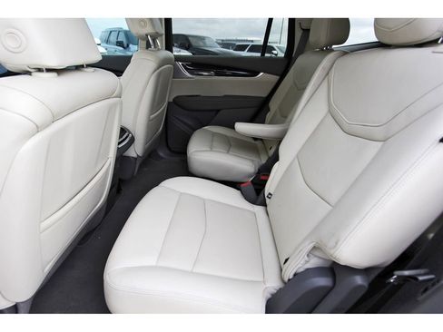 Used 2023 Cadillac XT6 Premium Luxury w/ Technology Package image 7