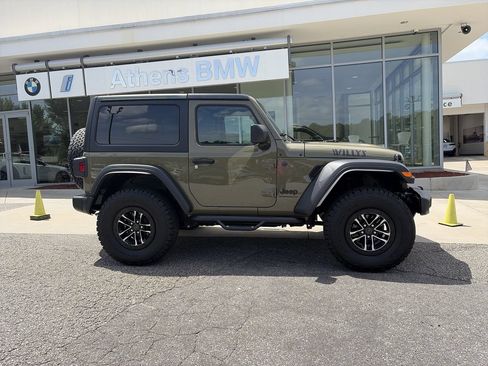 Used 2025 Jeep Wrangler Sport AWD/4WD image 9