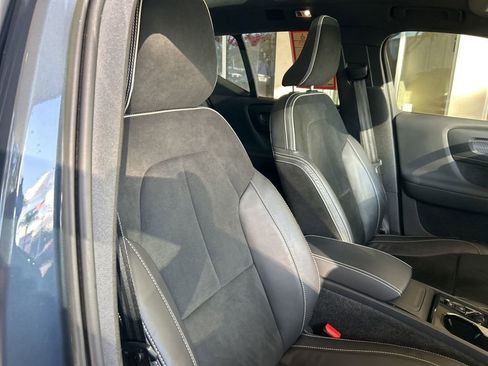 Used 2022 Volvo XC40 T5 R-Design w/ Advanced Package image 22